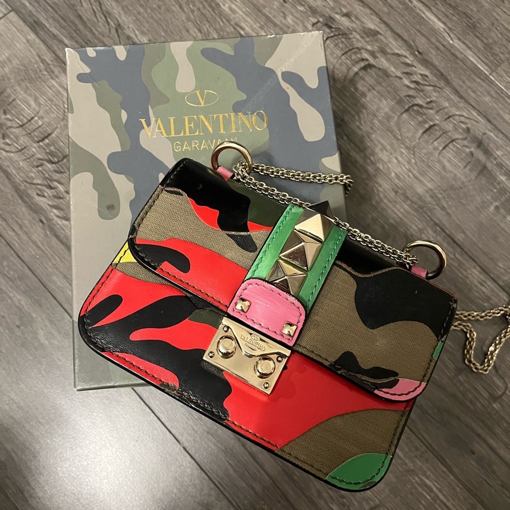 Valentino Garavani B-rockstud leather crossbody bag image 2